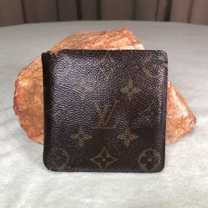 2 HRS SALE! Louis Vuitton Monogram Men’s Bifold Wallet